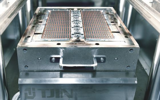 Высокопроизводительное оборудование для упаковки полупроводников